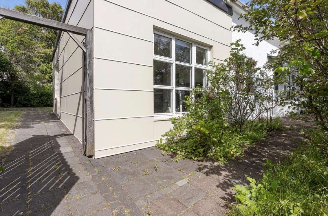Leilighet 104- Free Parking Onsite -private Entrance *